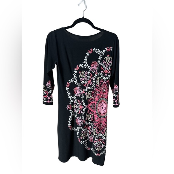 Floral mandala print design dress - Picture 2 of 3